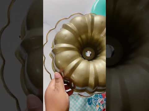 Chocolate Pound Cake #shorts #food #cake #christmas #baking #chocolate #cakes #viralshorts #foodie