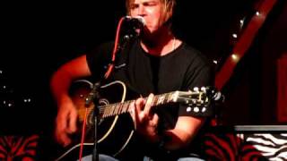 Jack Ingram singing &quot;Barbie Doll&quot; acoustically in Sacramento, CA.MOV