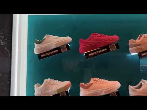 Massiva Metro - Paneles Vitrina - Skechers