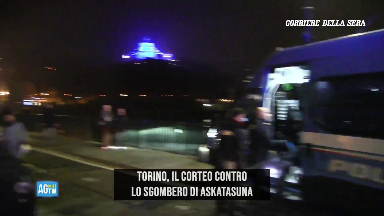 Torino, il corteo contro lo sgombero di Askatasuna