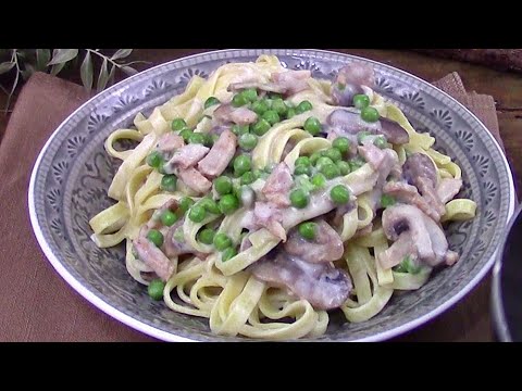 FETTUCCINE CREMOSE FUNGHI E PISELLI: un classico dell'autunno