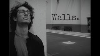 Walls. - A Lumière