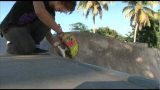 MANUEL DE LEÓN RAD! TIP BACKSIDE SMITH GRIND