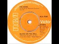 (34a) Kinks - Ducks On The Wall