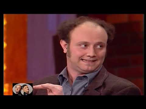 Ale e Franz - panchina ''...ha visto, sono qua...!''