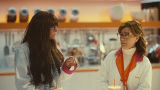 Dunkin´ The Dunkalatte: “Hard to Explain” ft. Kristen Wiig