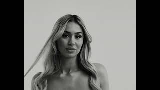 Video zu 'Camilla' ansehen Video zu 'Camilla' ansehen