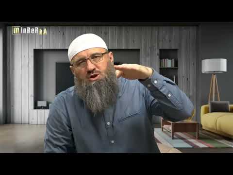 Da li zabrana nošenja odjeće do ispod članaka važi i za žene ?