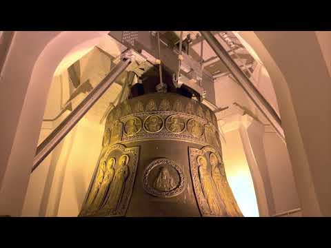 Звон в самый большой колокол России, 72-тонный Царь-колокол в Свято-Троицкой Сергиевой Лавре 2021