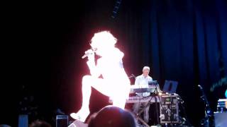 Rain On Me - Cyndi Lauper 04 09 10