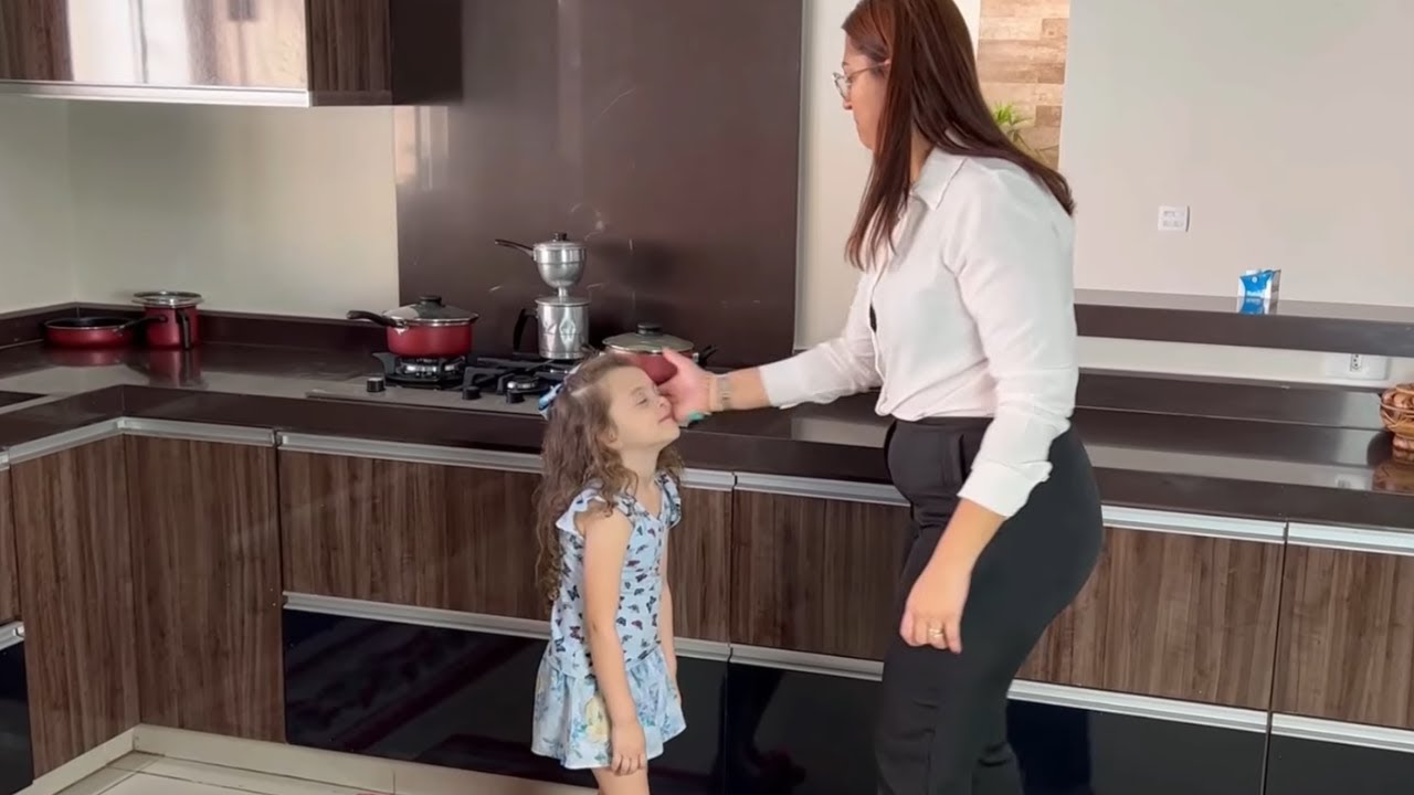 Matrasta tratava m4l sua enteada 💔(FILME COMPLETO)