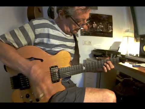 Jordi Bonell plays "Quebrada" on his Soulezza.