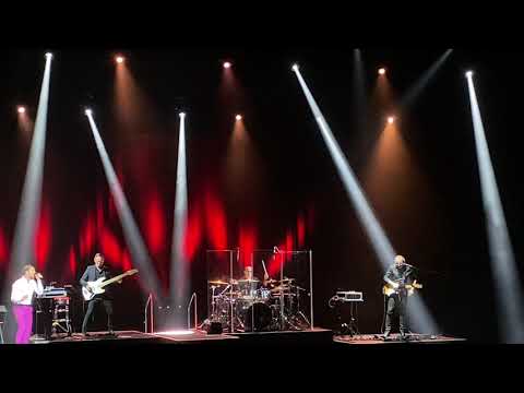 Videoclip de Esclavo De Sus Besos (En Vivo Desde Buenos Aires / 2015) — David Bisbal