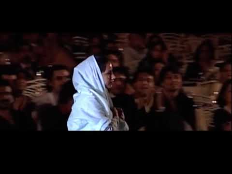 Umera Ahmed ! Writer!  first time ever on media! Congratulations! u are a lengend! @smarthanju2251