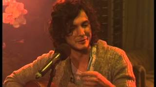 Award winning singer Joshua na die Reen performs &quot;Stranddans&quot; (19 June 2014)