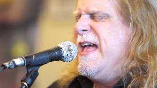 Warren Haynes - Is It Me Or You - Presented by Half-Moon Outfitters Acoustic Series