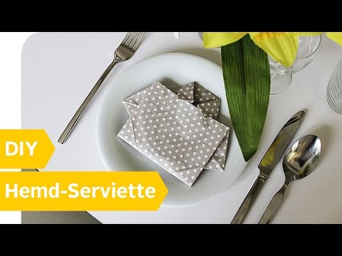 Servietten falten: Das Hemd – DIY Anleitung | Roombeez – powered by OTTO