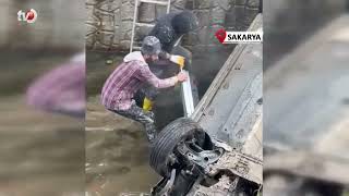 Sakarya'da Kanala Uçan Aracın Sürücüsü Yaralandı