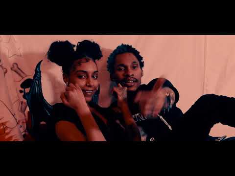 ** BOOTYCHAAAIN ## SICKBOYRARI - 4L **