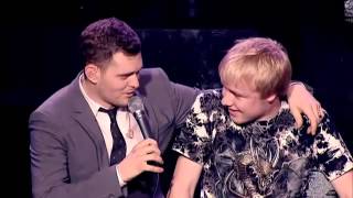 Michael Buble duets with 15 year old boy (Sam Hollyman) -  Feeling Good