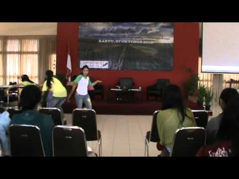 SHINee feat F(x) - Sherlock, gangsta boy, lachata,jet,electric shock and flash mob