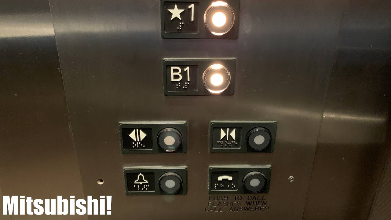 Mitsubishi Hydraulic Elevator @ 2 W Delaware Parking - Chicago, IL