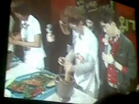 [FANCAM] 120524 KyuHyun made Thai Food at  "Masita date with Kyuhyun" event