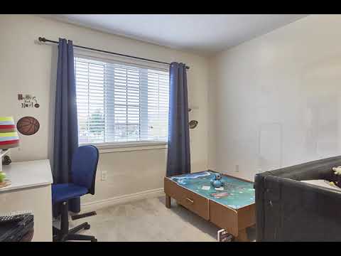 90 Puttingedge Dr, Whitby