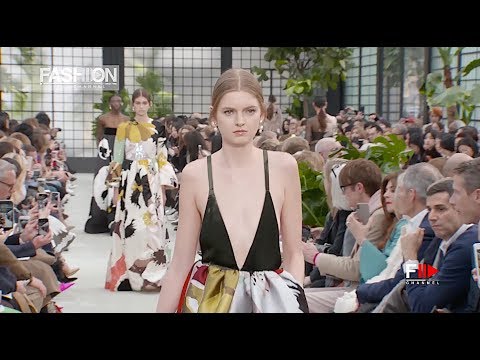 VALENTINO Fall 2018/2019 Paris - Fashion Channel
