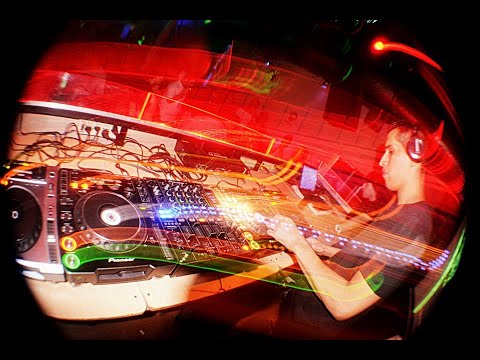 Pato Mendez b2b Hassan JeweL  @ Madness Party (2013)