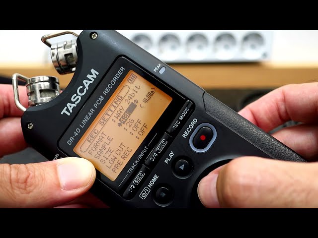 Vídeo relacionado con TASCAM DR-40X - Grabadora portátil de campo de 4 pistas, 2 entradas XLR/TRS, interfaz de audio USB, micrófonos ajustables dobles para grabación estéreo/multipista de música, audio para video y