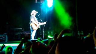 Toby Keith &quot;Weed With Willie&quot; Live in Mansfield 7/26/09