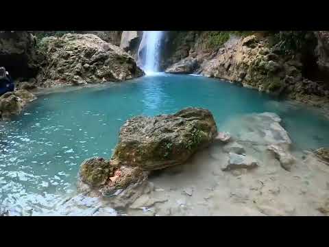 Cachoeira Senhora da Glória Santo Hipólito MG com @uai_trekking