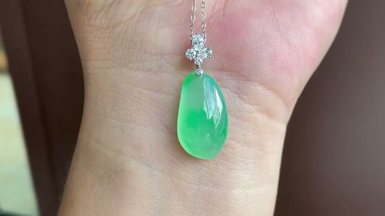 High-Ice Light Pure Vivid Green Lucky Melon Pendant