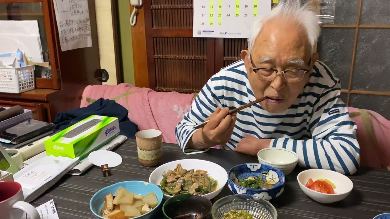 100歳のおじいちゃんは何食べるー？