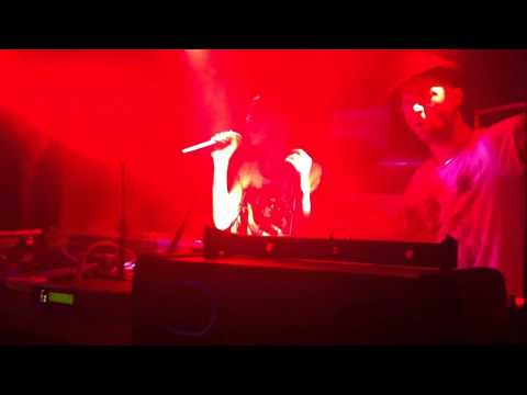 Ana Free ft. Diego Miranda - Use Somebody (LIVE, Discoteca DNA)