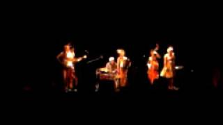 THE PUPPINI SISTERS &quot;CRAZY IN LOVE&quot; A BLOIS LE 25-09-09