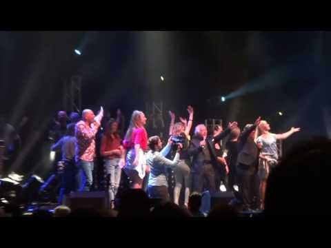 Grand finale ! :) Los del Rio - Macarena @ ITs MY LIFE - 90s THE CONCERT