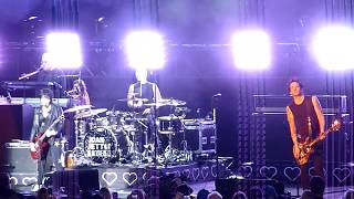 Joan Jett - &quot;Do You Wanna Touch Me (Oh Yeah)&quot; - Live 06-01-2018 - Concord Pavilion - Concord, CA