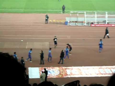 A guy doing amazing tricks at half-time at bayern munich vs.india
