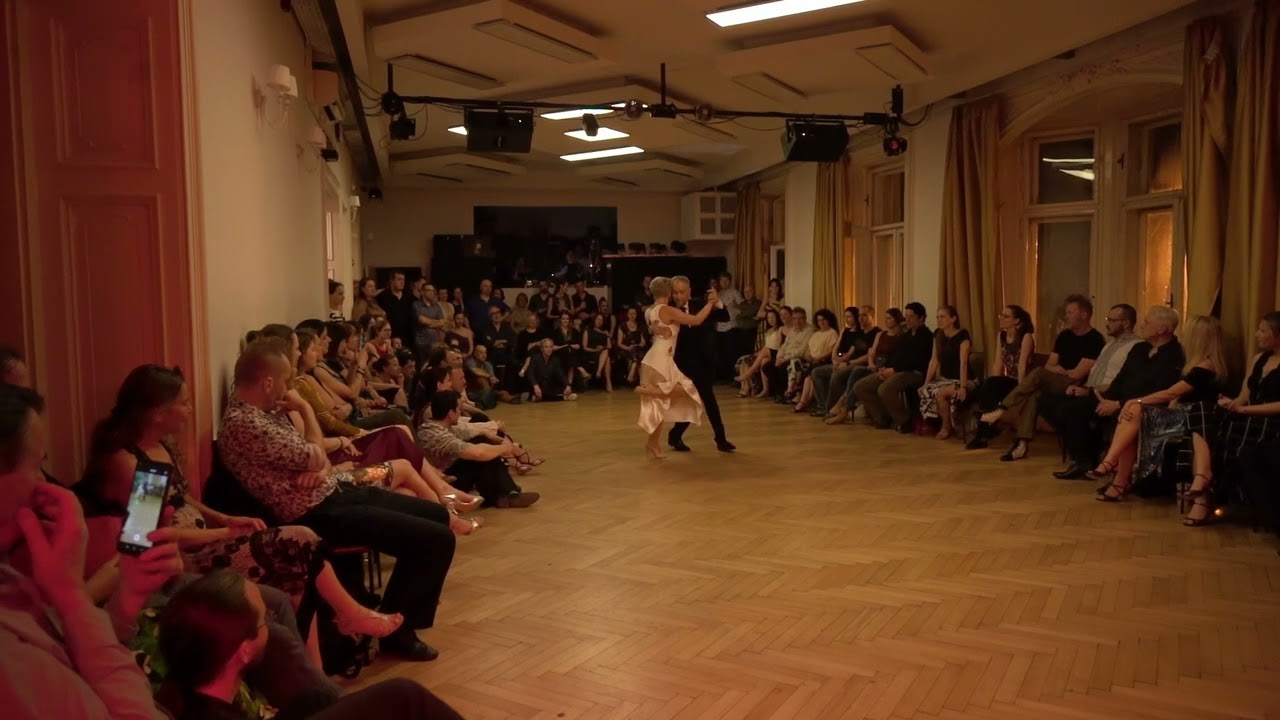 Video thumbnail for Katalin Czidor & Tihamér Bogdán–Entre Tu Amor y Mi Amor-Alfredo de Angelis @ El Sabor de Hungría '25