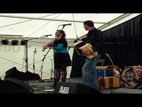 Eliza Carthy And Saul Rose:I Wish The Wars Were All Over.