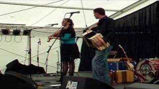 Eliza Carthy And Saul Rose:I Wish The Wars Were All Over.