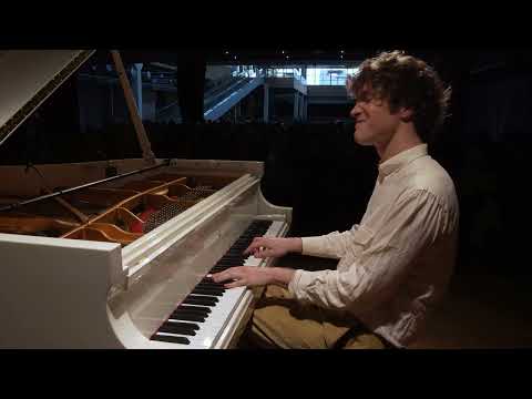 Zsigmond Gerloczy piano improvisations live