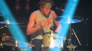 VooDoo Doll - 5 Seconds of Summer (Live) HQ