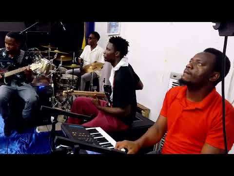 Menmsi chemen  mwen nwa. Kompa