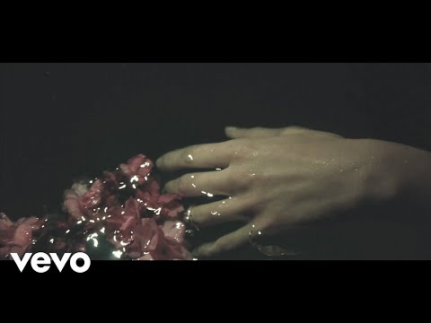 The Travelling Band - Last Night (I Dreamt Of Killing You)