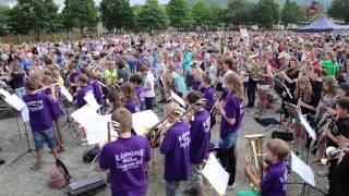 preview picture of video '8. Niedersächsischer Bläserklassentag in Northeim - XXL-Konzert - School Spirit'