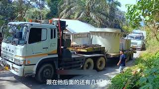 I never expected that the goods pulled by this truck team were all domestically produced equipment