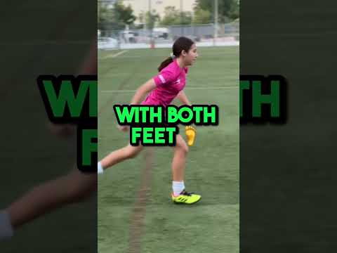 Girls 👧🏻 do these better than boys 👦🏻 #mehransdinosaurs #girlsfootball #footballmemes